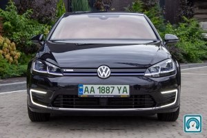 Volkswagen e-Golf  2018 814113