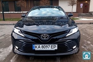 Toyota Camry OFICIALNAYA 2018 814930