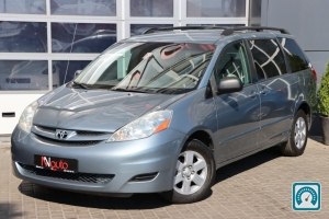 Toyota Sienna  2009 №817072
