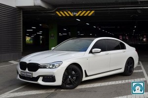 BMW 7 Series  2017 817120