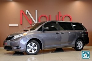 Toyota Sienna  2015 817286