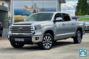 Toyota Tundra Crew Max 2021 818104