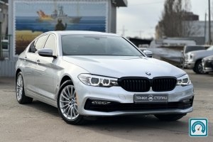 BMW 5 Series  2017 818594
