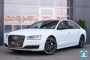 Audi A8  2017 819273