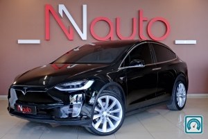 Tesla Model X  2019 819403