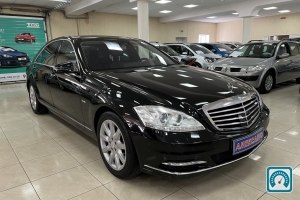 Mercedes S-Class  2012 819488