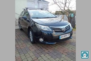 Toyota Avensis  2012 819496