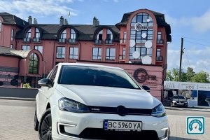 Volkswagen e-Golf  2014 819555