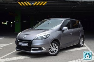 Renault Grand Scenic   2012 819676