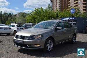 Volkswagen Passat  2012 819711