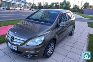 Mercedes B-Class B-180 Sport 2010 819774