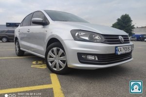 Volkswagen Polo  2017 819811