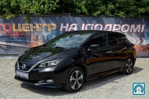 Nissan Leaf  2019 819820