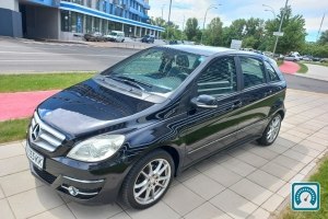 Mercedes B-Class B-180 Sport 2010 819861