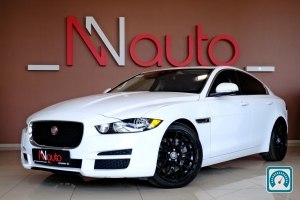 Jaguar XE  2018 819879