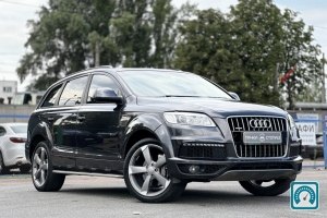 Audi Q7  2013 820095