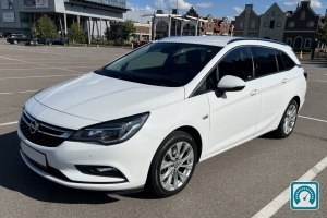 Opel Astra  2016 820177