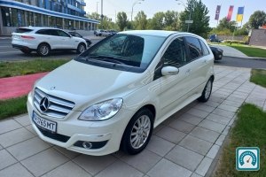 Mercedes B-Class B-180 Sport 2011 820245