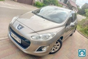 Peugeot 308  2011 820254