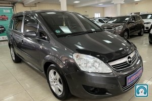 Opel Zafira  2009 820351