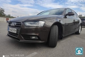 Audi A4  2012 820358