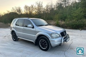 Mercedes M-Class ML 1997 820482