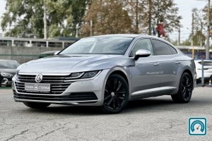 Volkswagen Arteon  2017 820556