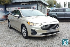 Ford Fusion  2019 820627