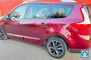 Renault Grand Scenic   2013 820702