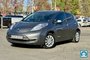 Nissan Leaf  2015 820732