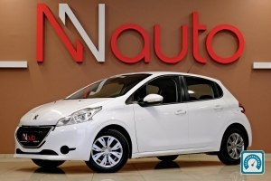 Peugeot 208  2015 820758