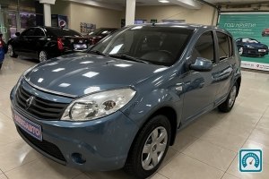 Renault Sandero  2011 820924