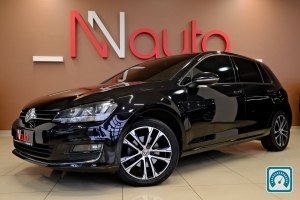 Volkswagen Golf  2015 820929