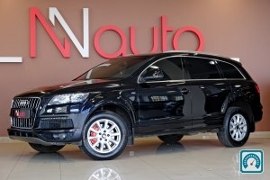 Audi Q7  2013 820983