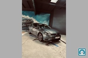 Volkswagen Golf  2019 821049