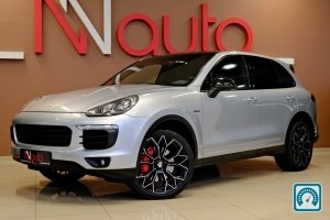 Porsche Cayenne  2016 821050