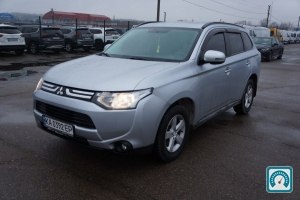 Mitsubishi Outlander  2012 821216