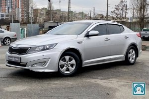 KIA K5  2011 821245