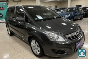 Opel Zafira  2012 821252