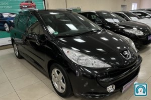 Peugeot 207  2009 821284