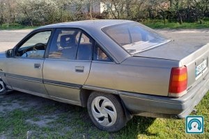 Opel Omega Gaz 1989 №821518