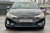 Hyundai Elantra  2019.  8