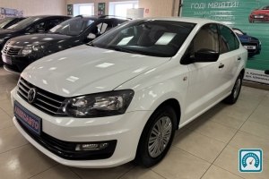 Volkswagen Polo  2018 821611