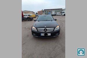 Mercedes C-Class  2010 821618