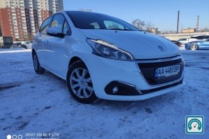 Peugeot 208  2017 821671