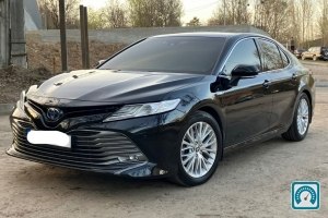 Toyota Camry Premium 2020 №822352