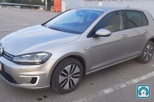 Volkswagen e-Golf  2017 №822473
