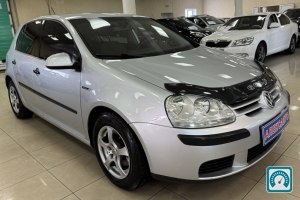 Volkswagen Golf  2005 №822951