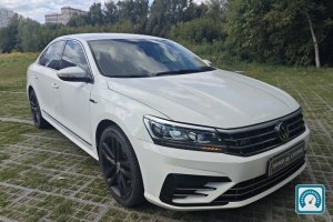 Volkswagen Passat  2016 823313