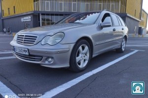 Mercedes C-Class  2004 823404